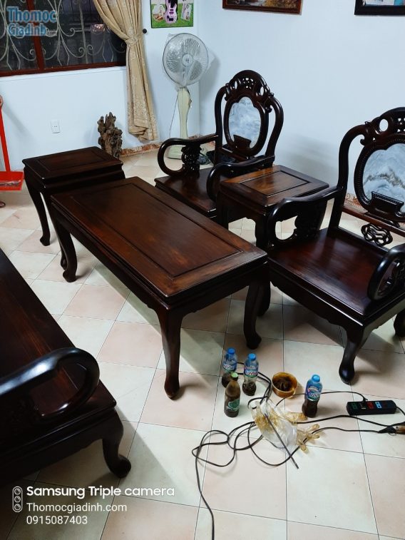 Thợ mộc đánh véc ni bàn ghế,đồ gỗ nội thất tại nhà Hà Nội