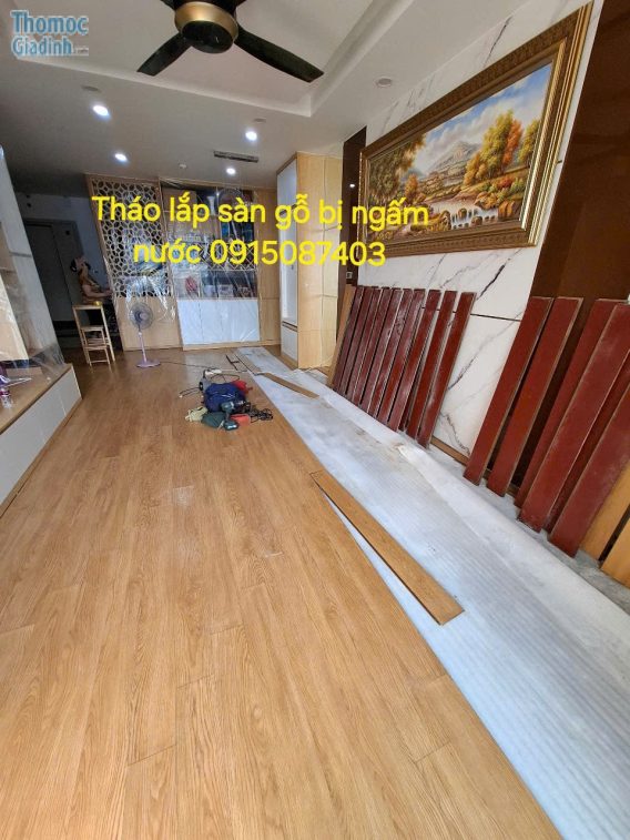Tháo lắp sàn gỗ công nghiệp bị ngấm nước